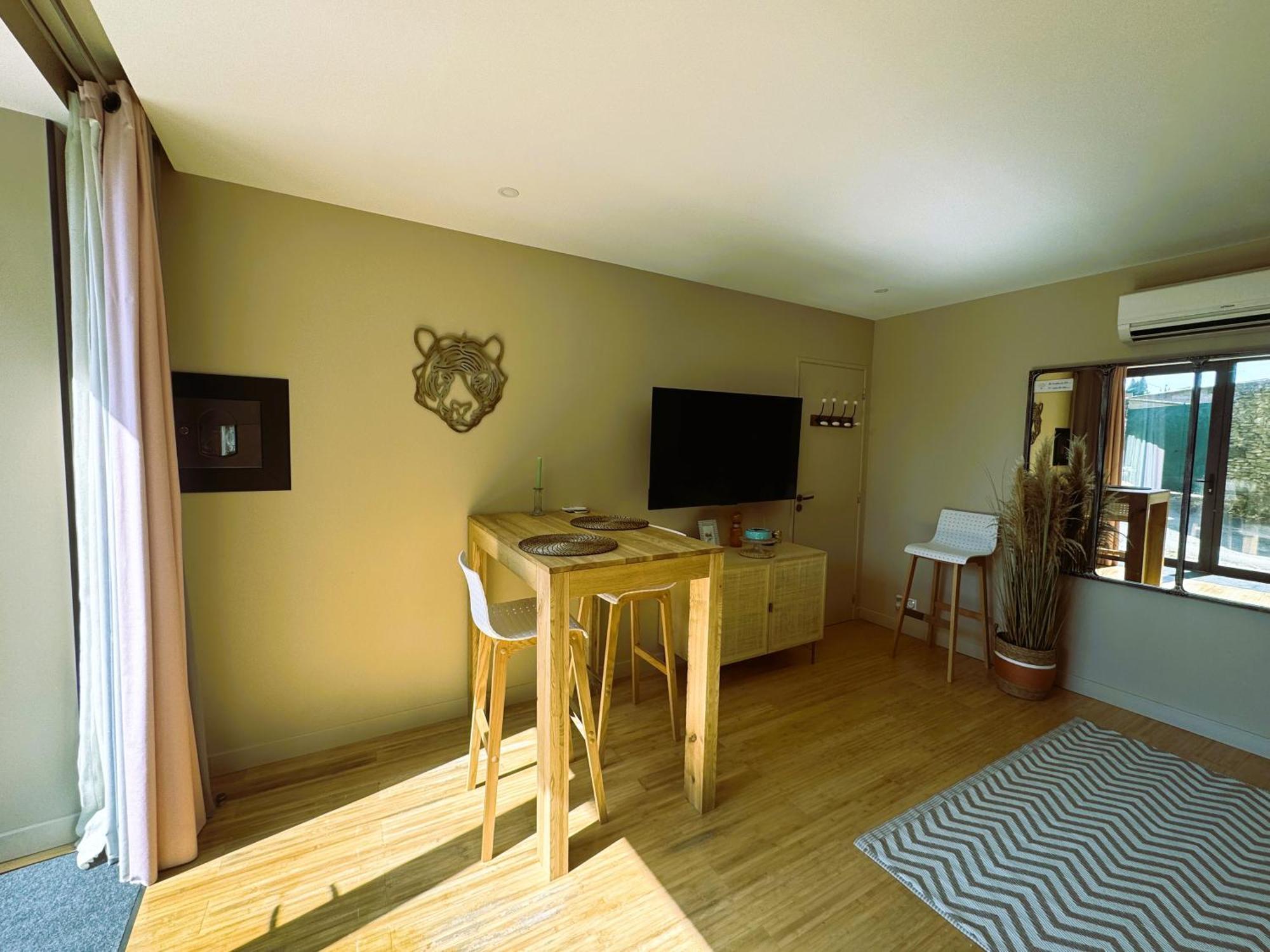 Le Dix - Classic Room - Vallabrix Proche Uzes Exteriör bild